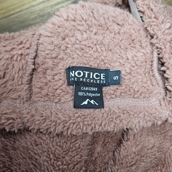 Notice The Reckless Rider Hood - Picture 4 of 4